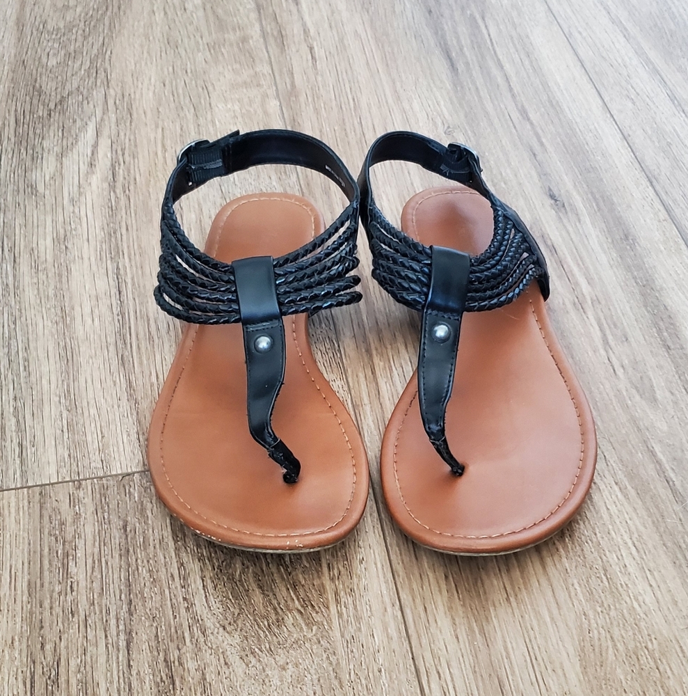 American Eagle by Payless Black and Tan Sandals